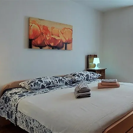 Apartman Rosellina By The Sea Zambratija